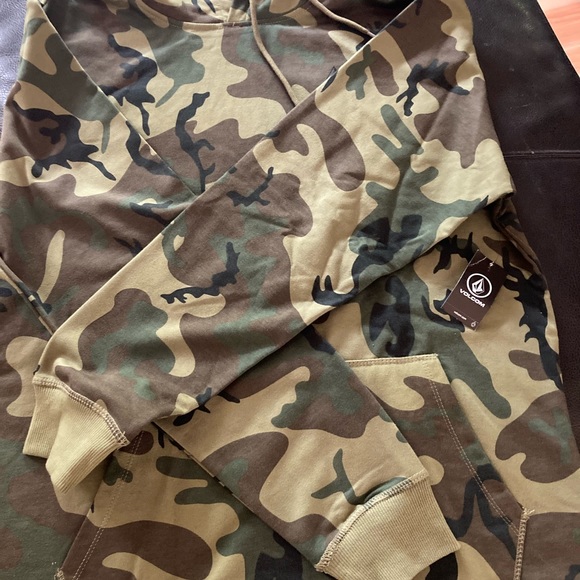 Volcom Men’s hooded sweatshirt - Picture 4 of 8